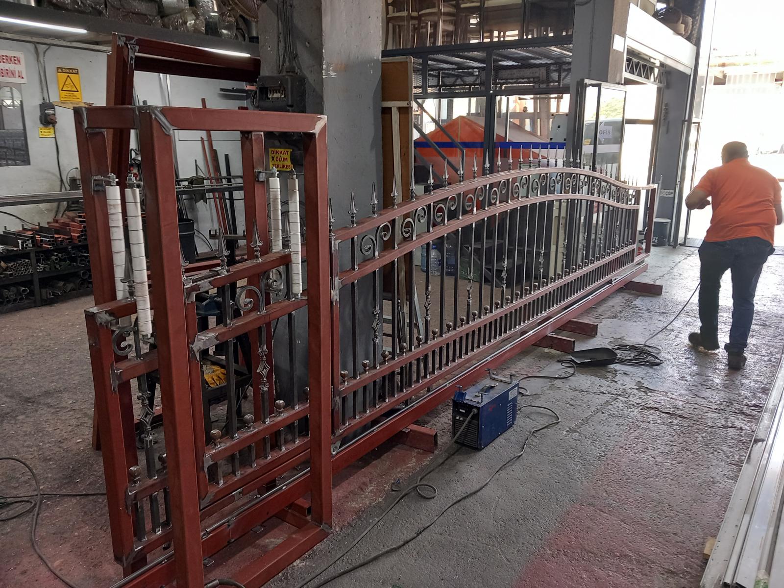 DEMİR DOĞRAMA İŞLERİ